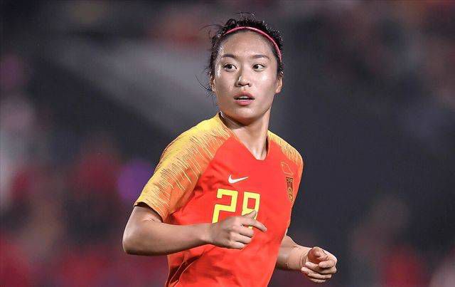 水野朝阳紧身裙女教师