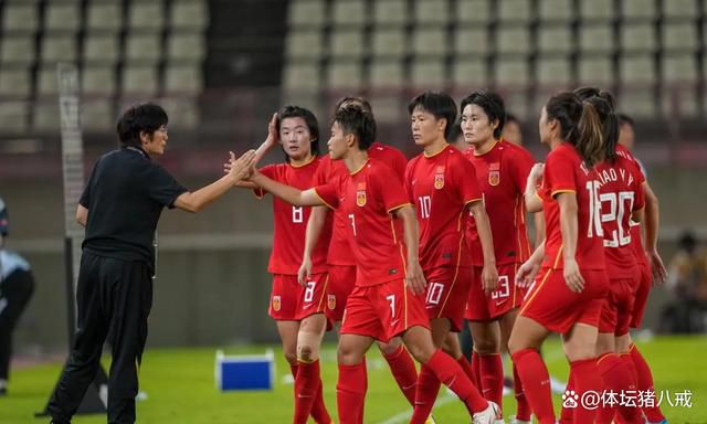 女人被男人吃奶到高潮